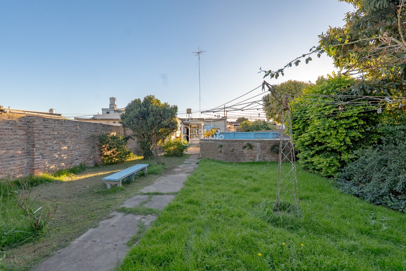 CASA + 500 m2 DE LOTE - BARRIO PROGRESO!