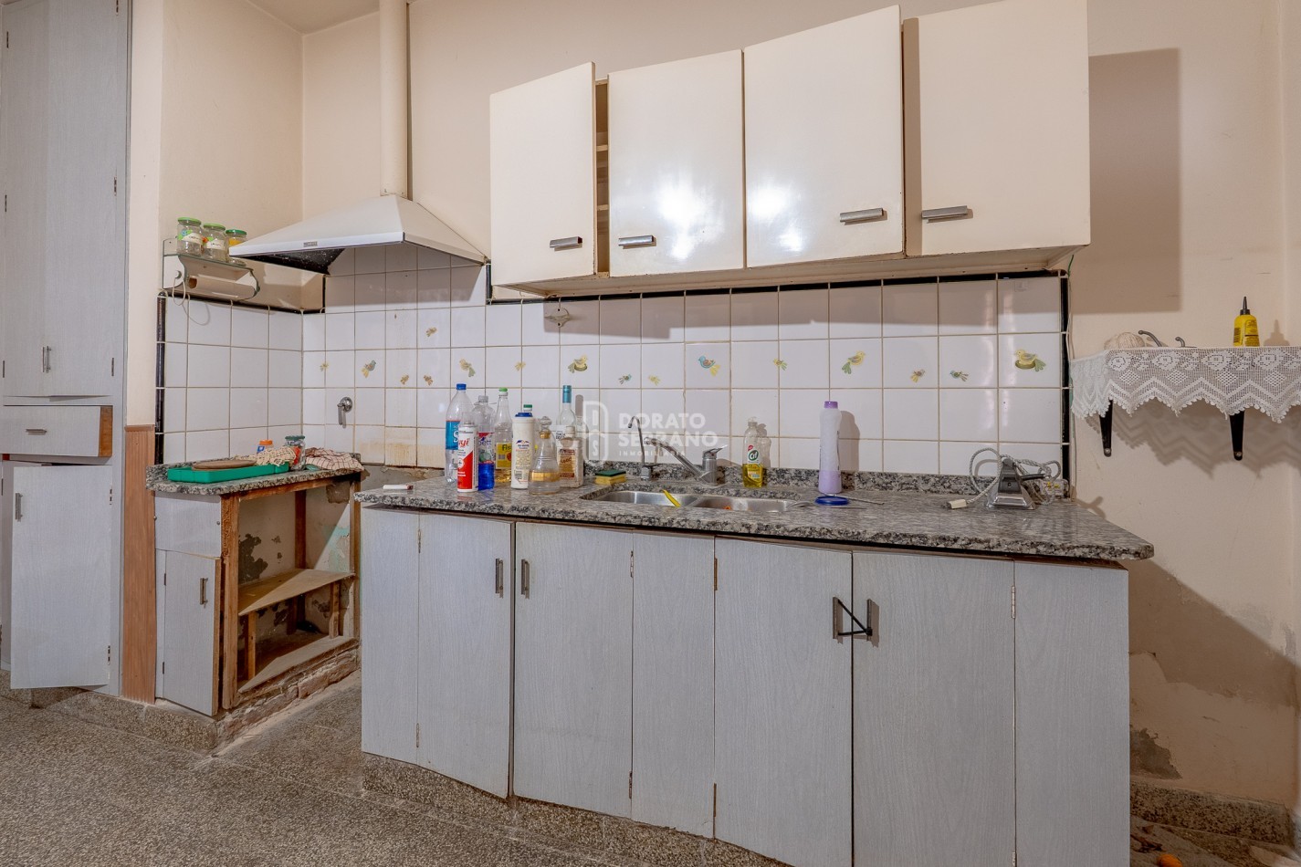 CASA + 750 M2 DE LOTE! Todos los servicios!