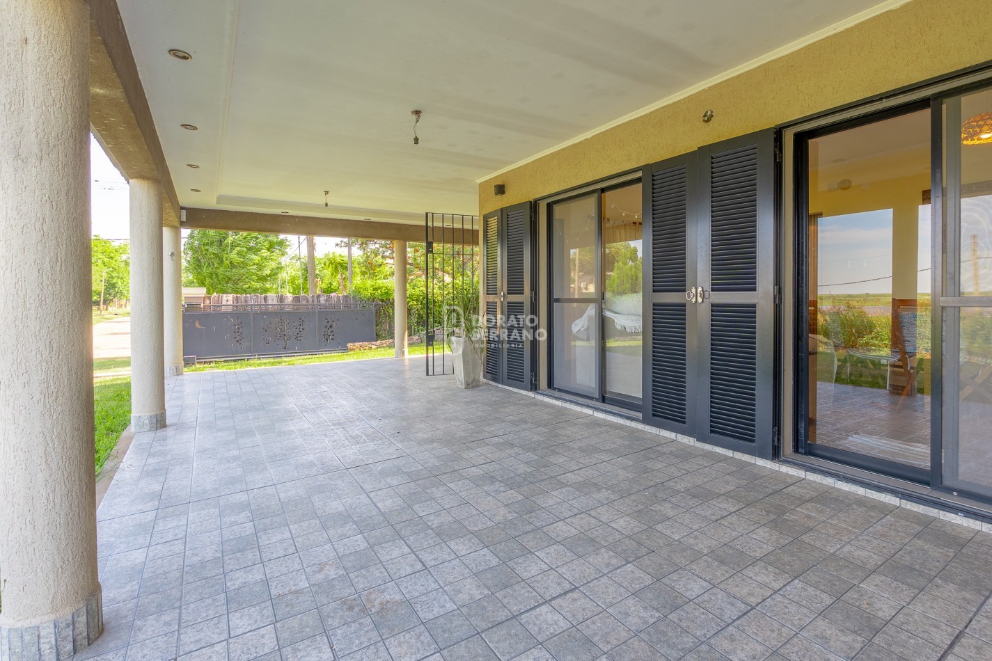 EXTRAORDINARIA! BARRIO GALVEZ - LAGUNA DE LOTTO.