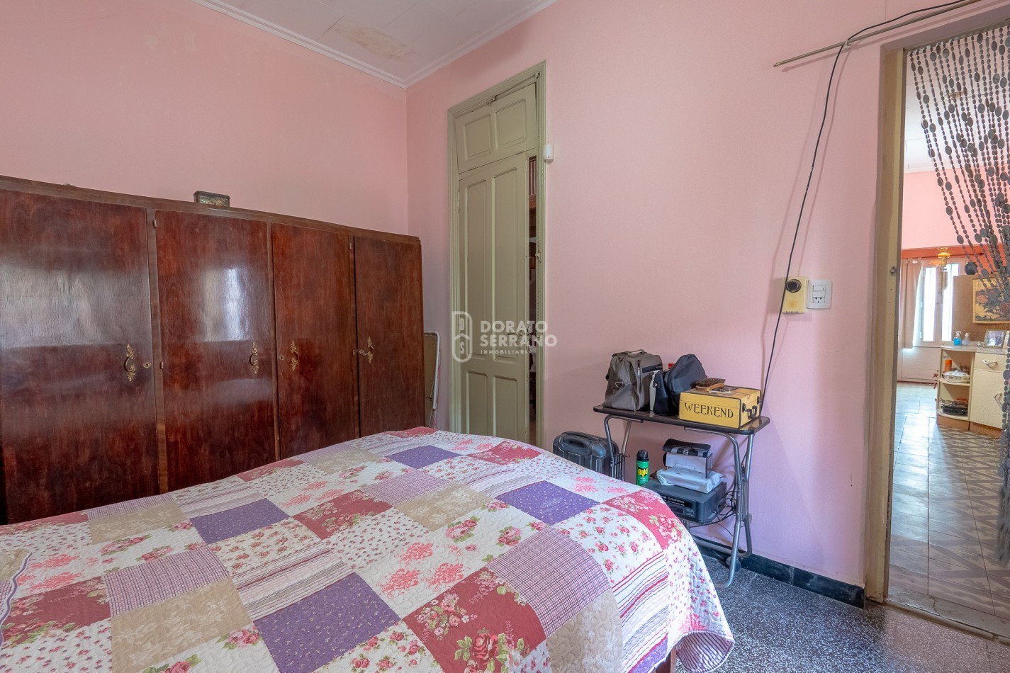 CASA EN ESQUINA & TODOS LOS SERVICIOS.