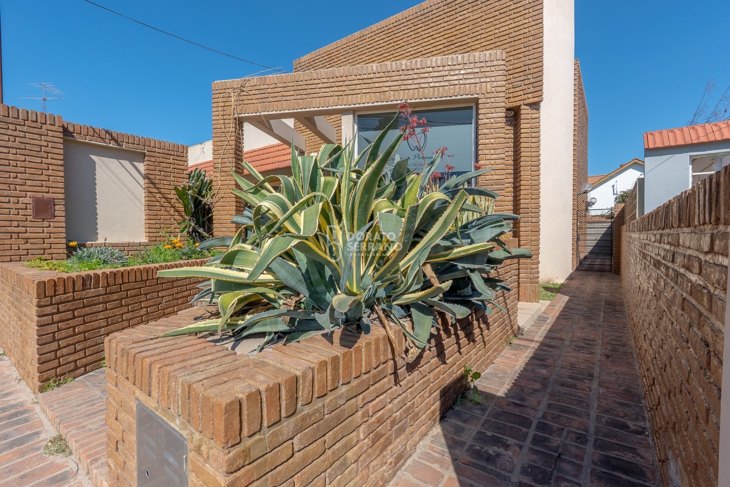 LOCAL & CONSULTORIO & OFICINA! O DEPTO!!!