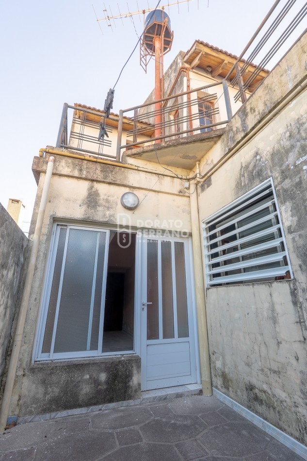 1 CASA DE 2 PLANTAS O 2 DEPTOS. INDEPENDIENTES / A ELECCION! 