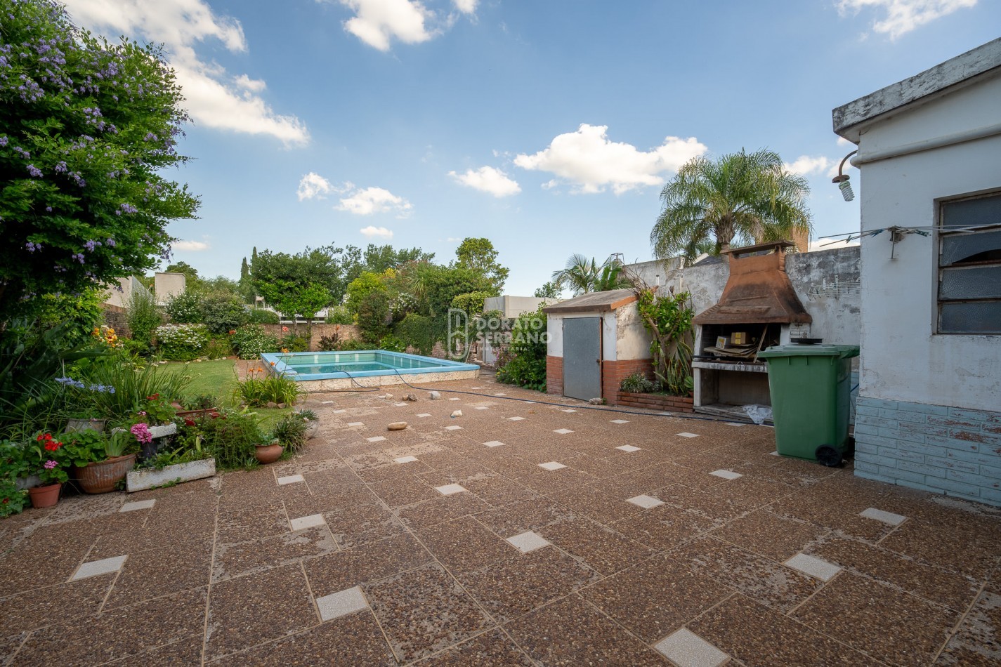 CASA EN BARRIO RESIDENCIAL! LISTA PARA UN NUEVO SUEÑO!