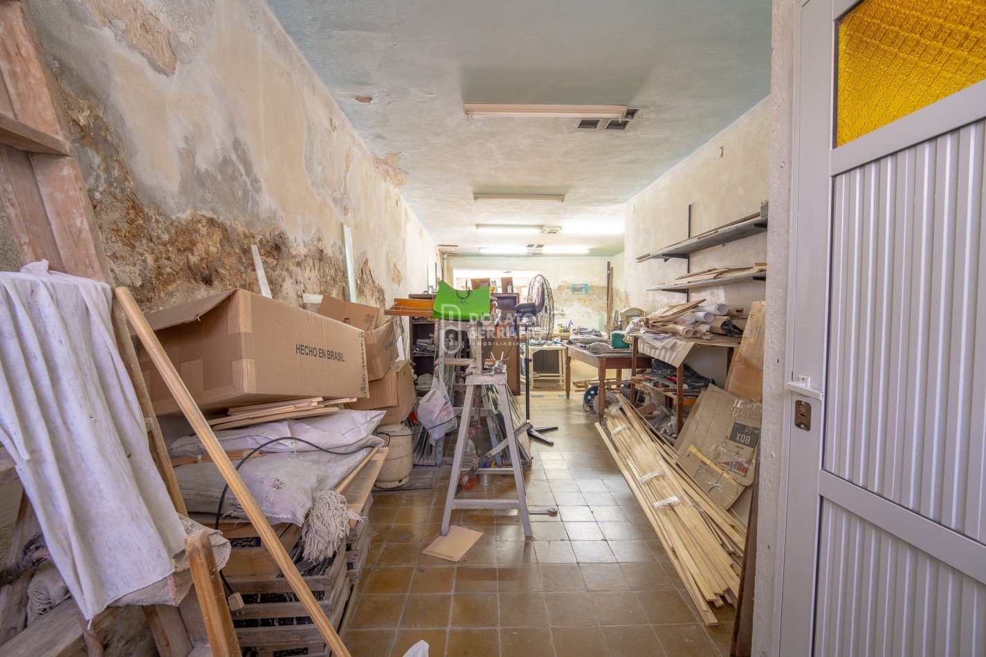 CASA CON LOCAL - PROYECTAR SIN LIMITES! AREA CENTRAL! 