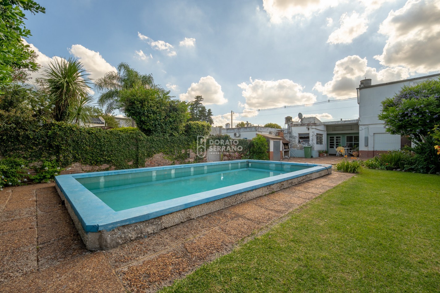 CASA EN BARRIO RESIDENCIAL! LISTA PARA UN NUEVO SUEÑO!