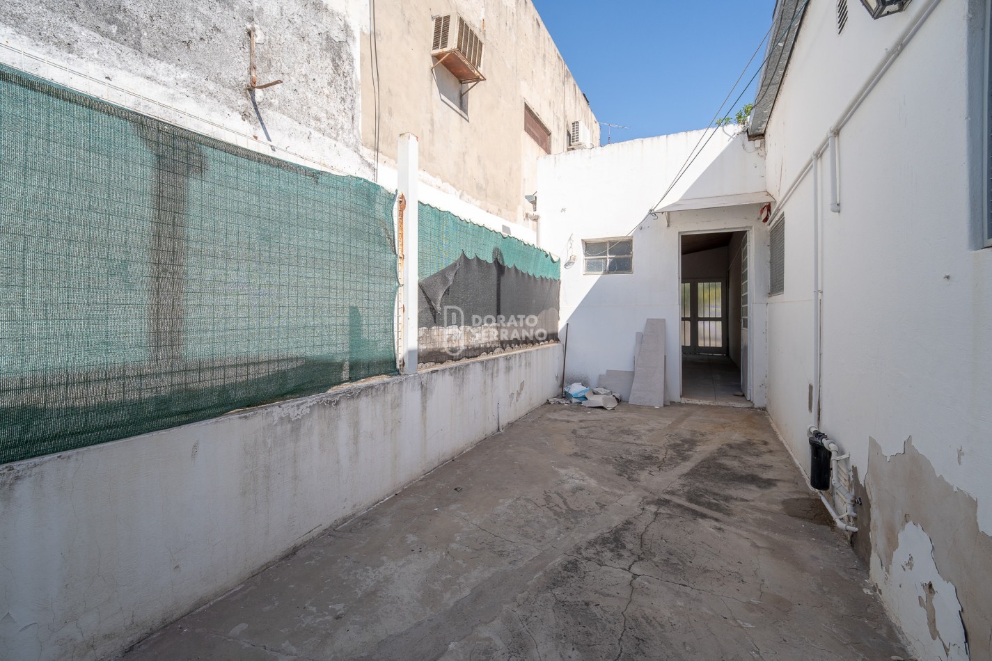 COMPLEJO DE 3 DEPTOS. CENTRICOS + PLUS: LOTE REMANENTE!  