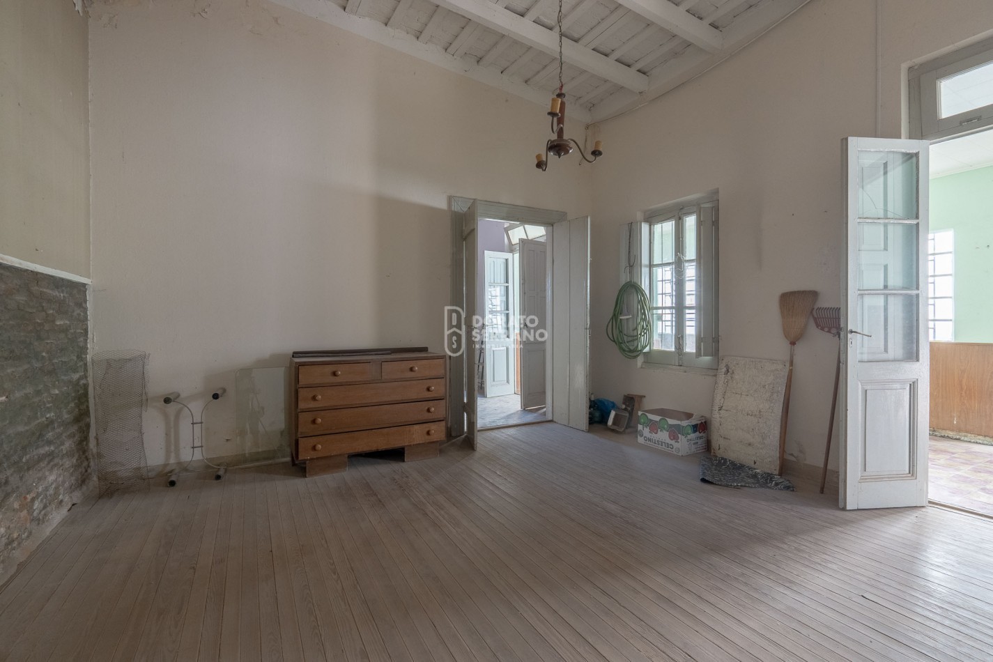 LOTE + CASA A DEMOLER O RECICLAR