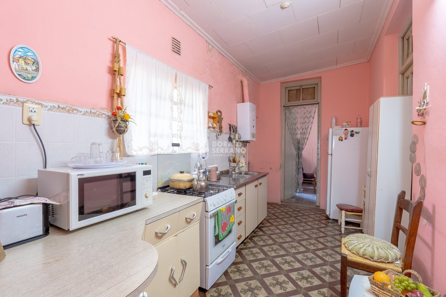 CASA EN ESQUINA & TODOS LOS SERVICIOS.