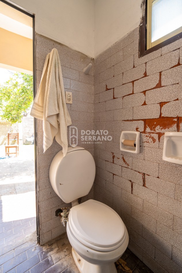 BONITA & LISTA PARA HABITAR! EN ESQUINA!