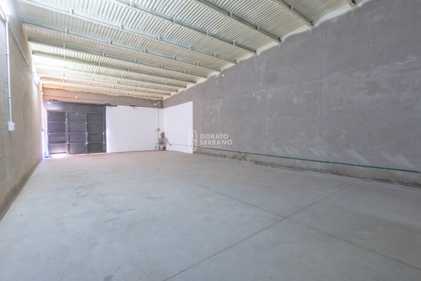 CASA A RECICLAR + GALPON NUEVO!