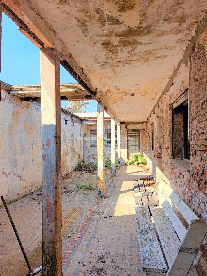 LOCAL FRENTISTA + LOTE Y CONSTRUCCION INTERNOS / AREA CENTRAL.  