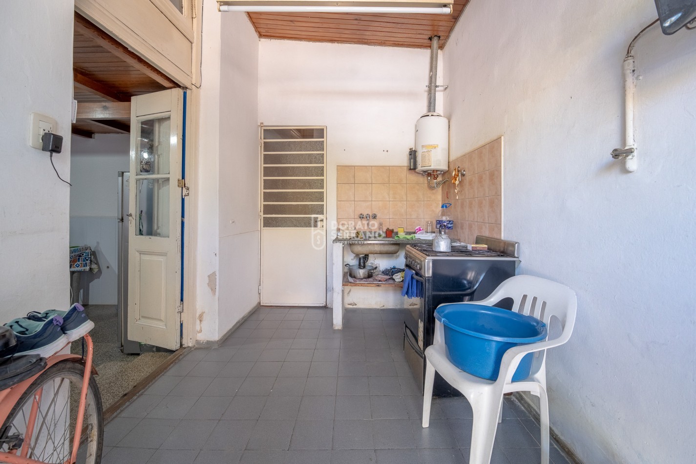 COMPLEJO DE 3 DEPTOS. CENTRICOS + PLUS: LOTE REMANENTE!  