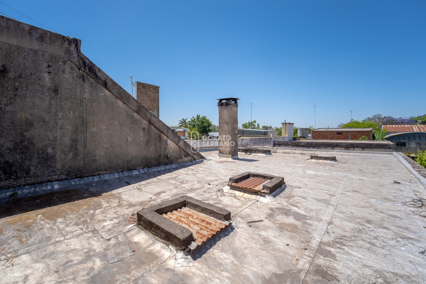 CASA CON LOCAL - PROYECTAR SIN LIMITES! AREA CENTRAL! 