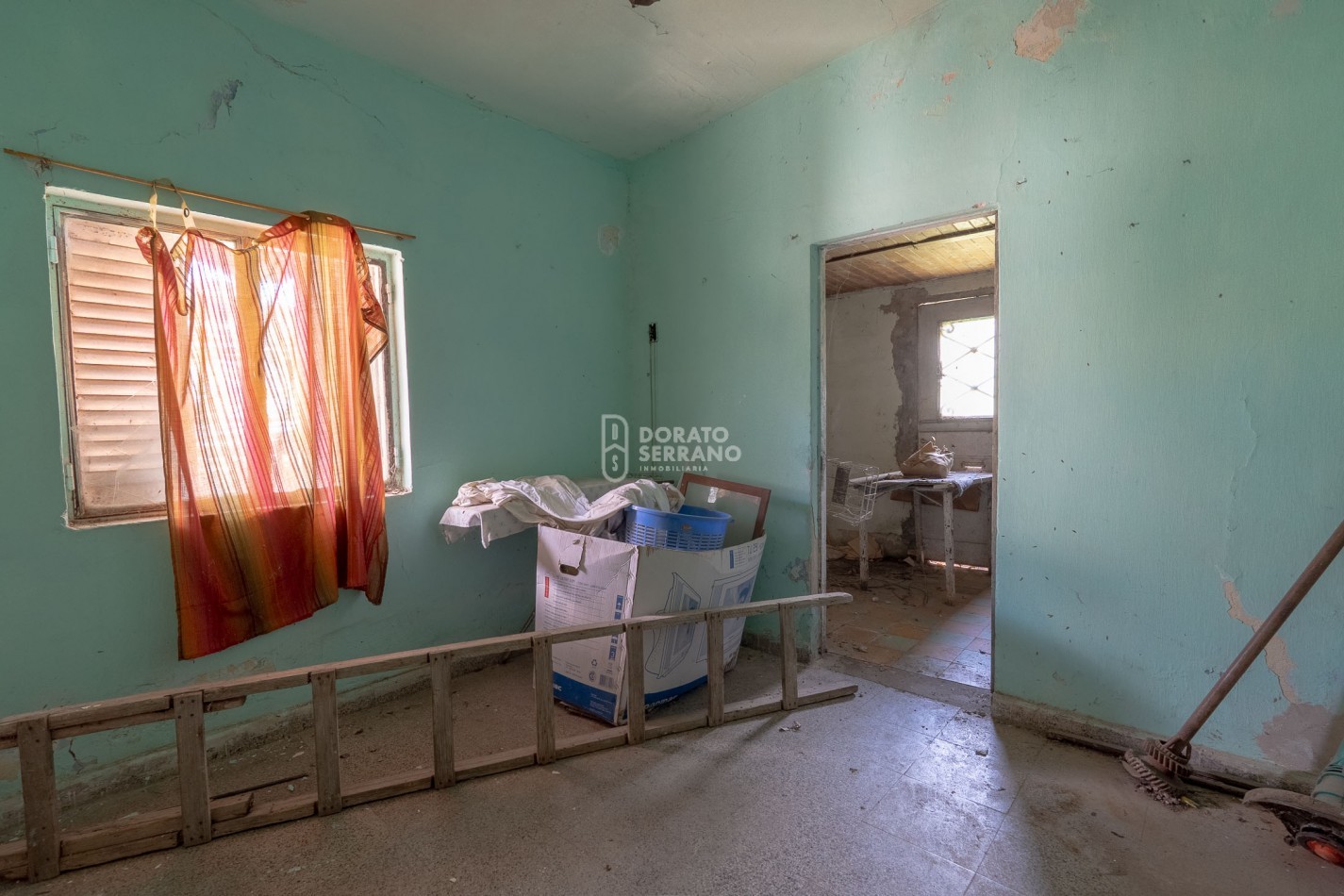 GRAN SUPERFICIE - TODOS LOS SERVICIOS.