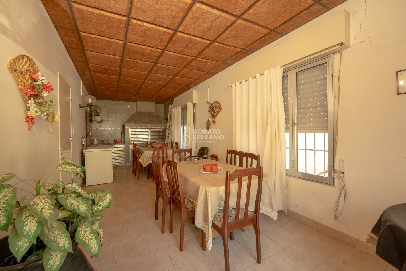 CASA EN EL RIO! GRANDIOSA! BARRIO BASUALDO!