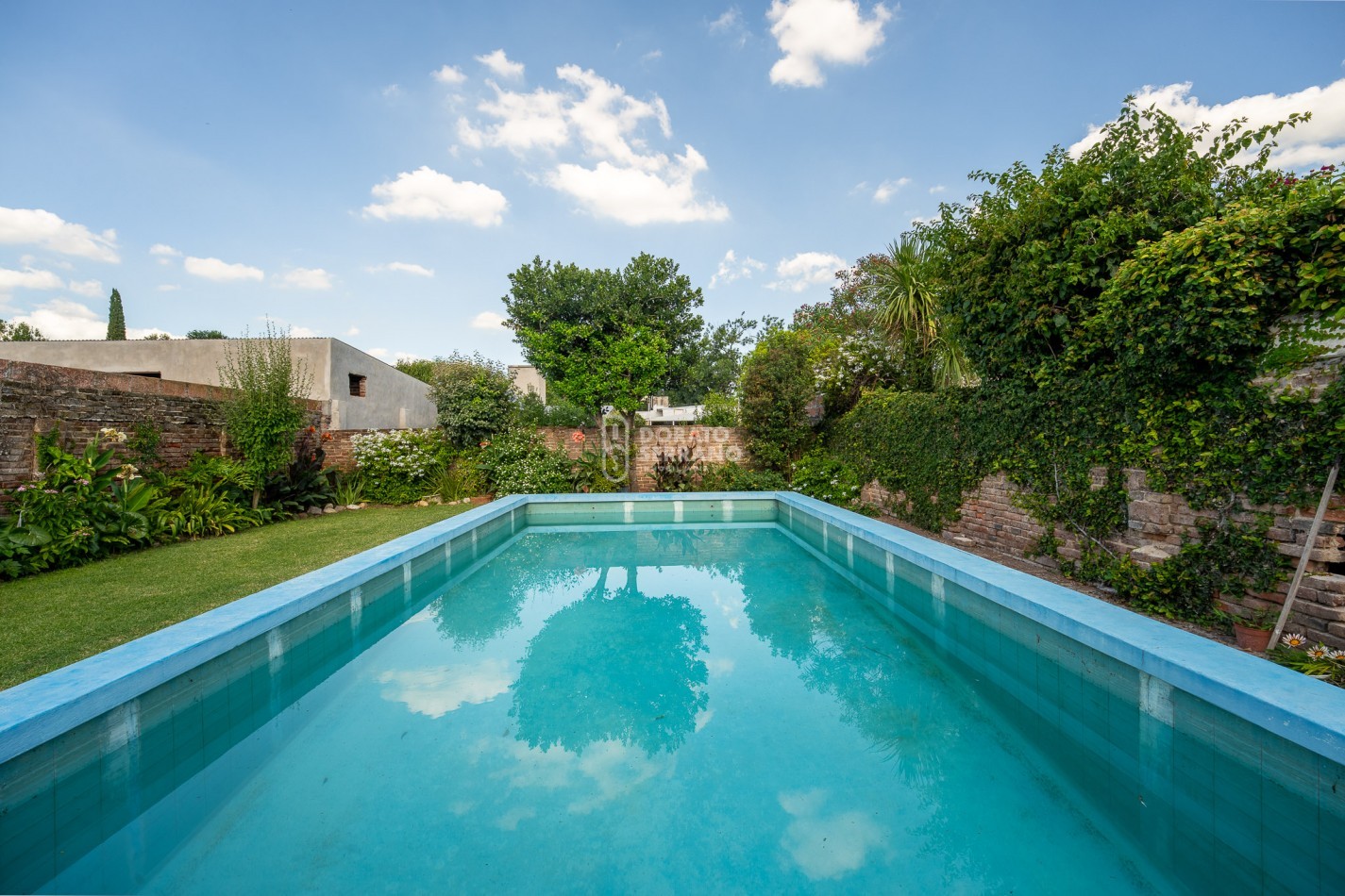 CASA EN BARRIO RESIDENCIAL! LISTA PARA UN NUEVO SUEÑO!