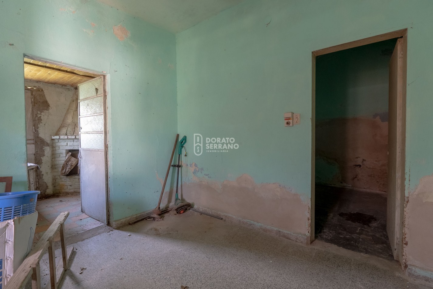 GRAN SUPERFICIE - TODOS LOS SERVICIOS.