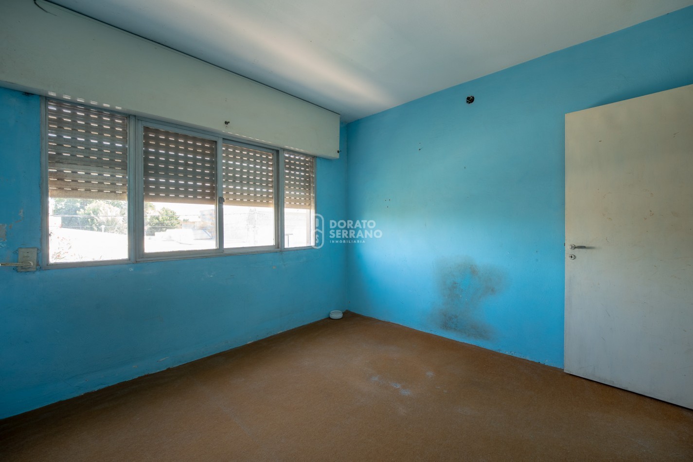 CASA CON LOCAL - PROYECTAR SIN LIMITES! AREA CENTRAL! 