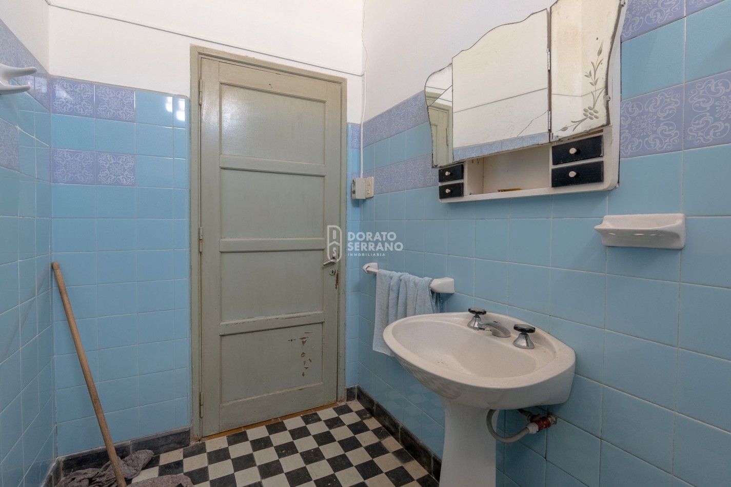 PRACTICA Y BIEN UBICADA.