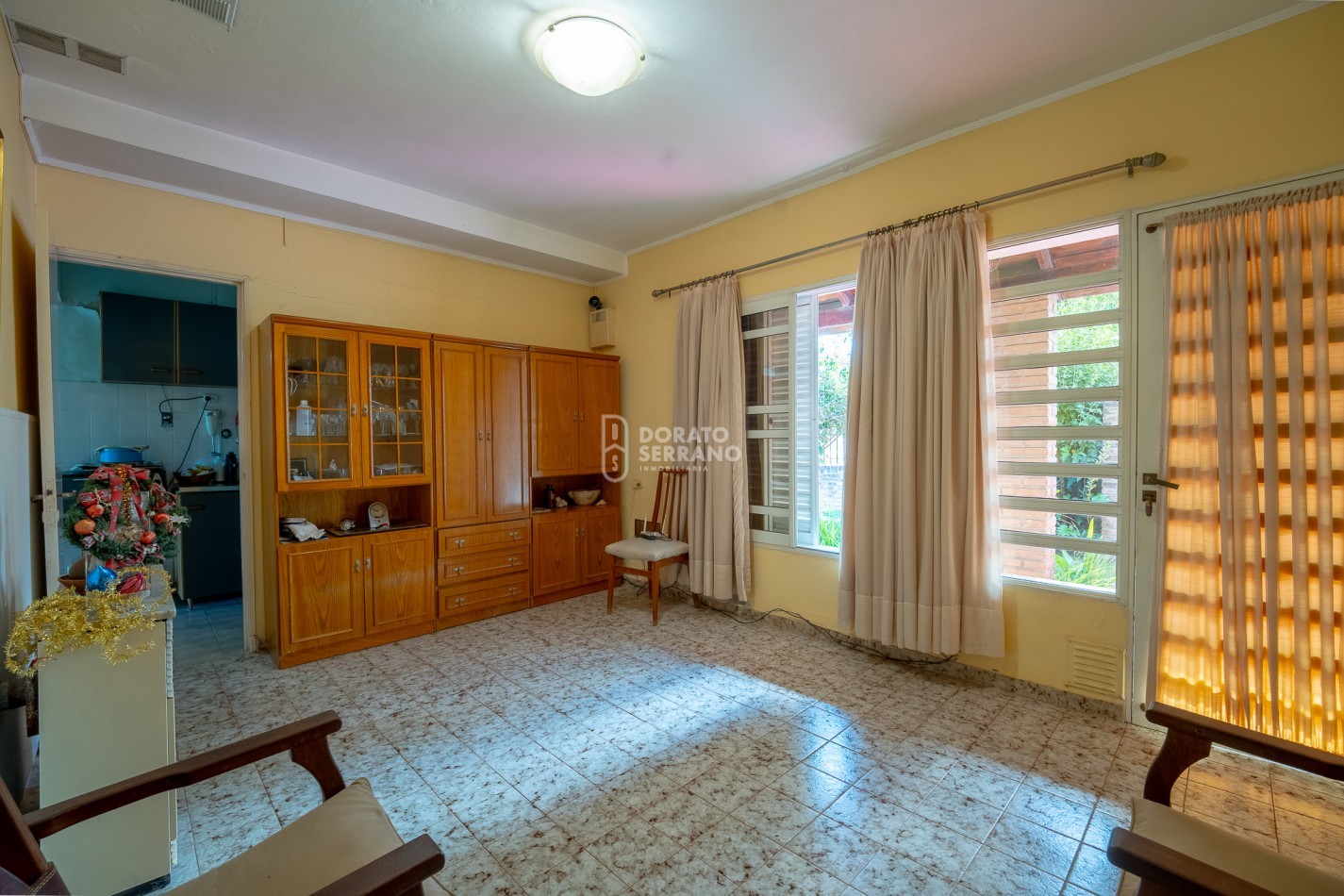 CASA EN BARRIO RESIDENCIAL! LISTA PARA UN NUEVO SUEÑO!