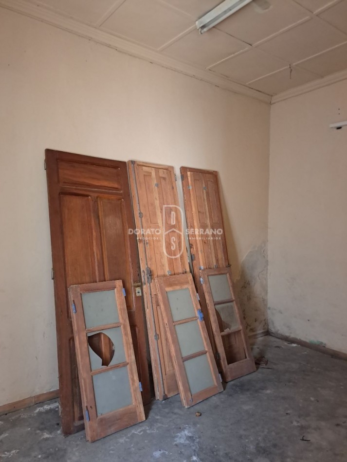 LOCAL FRENTISTA + LOTE Y CONSTRUCCION INTERNOS / AREA CENTRAL.  