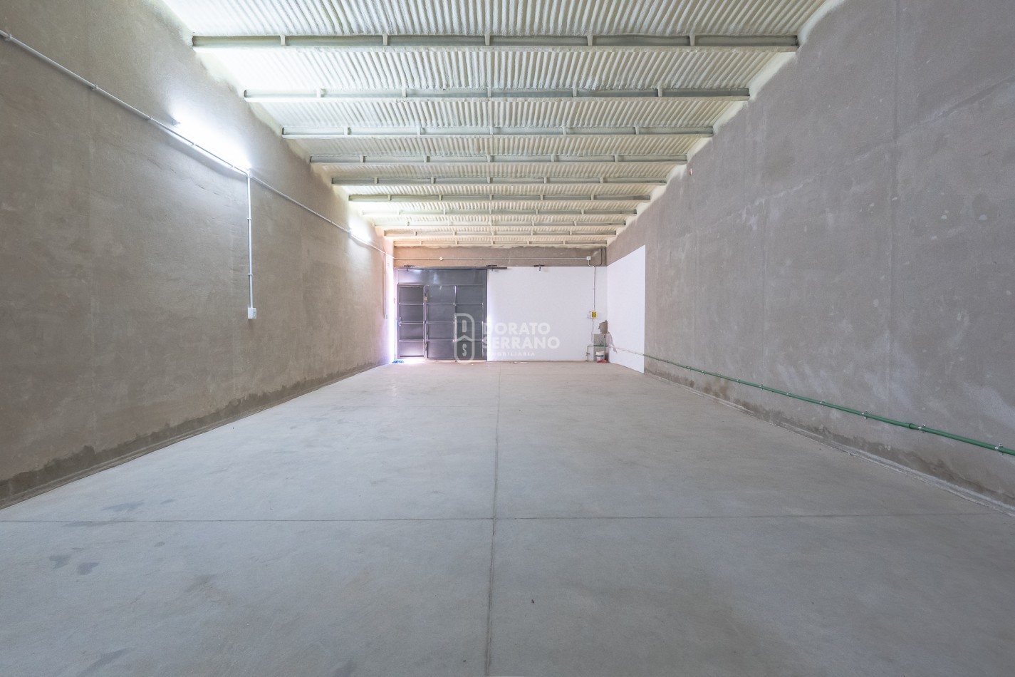 CASA A RECICLAR + GALPON NUEVO!