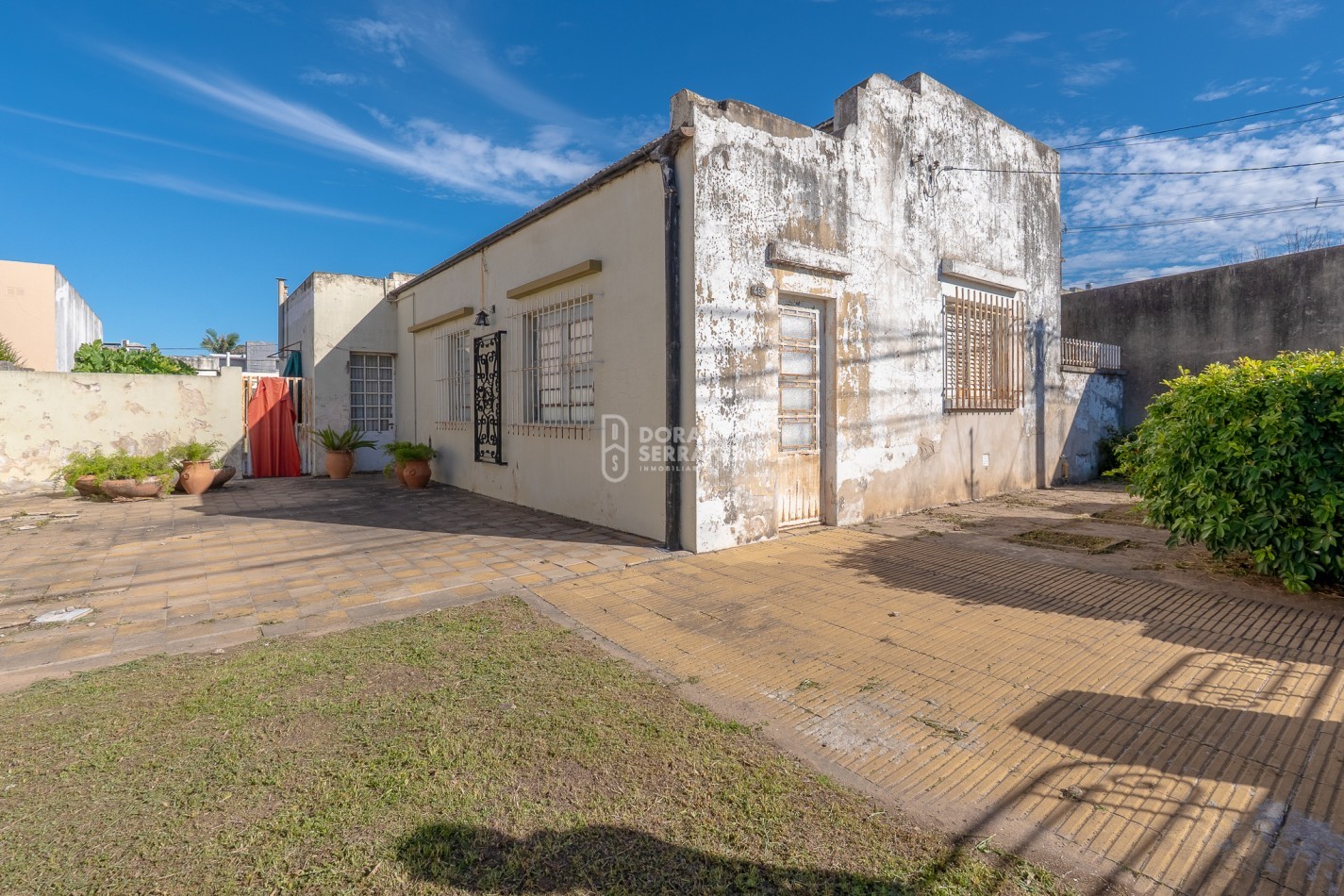 LOTE IDEAL 15X30 - A PASOS DE 20 DE JUNIO! + CASA A RECICLAR O DEMOLER.