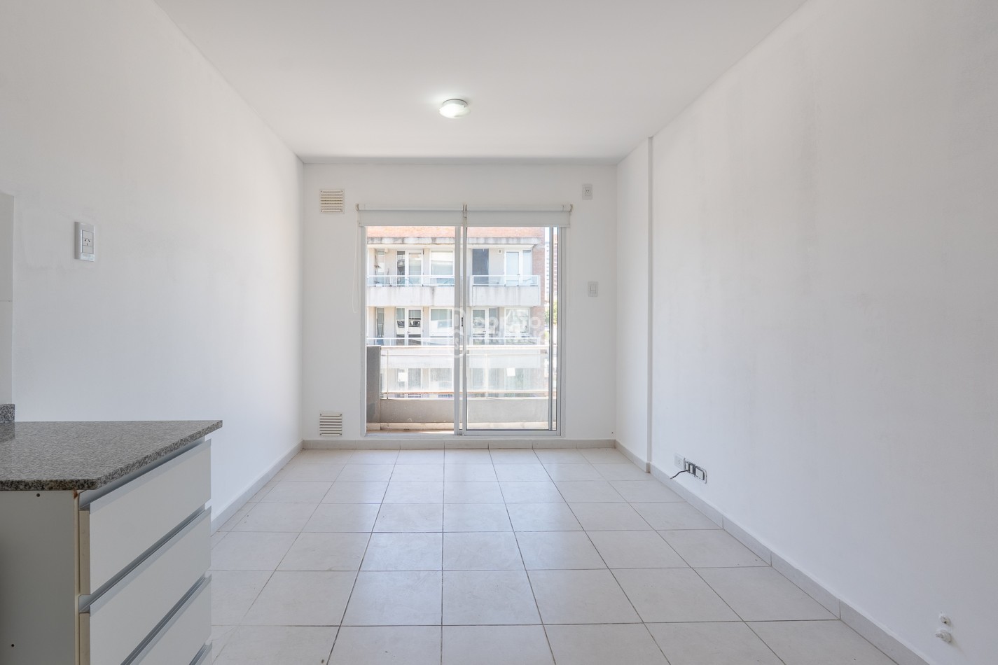 DEPTO. ROSARIO -  1 DORMITORIO - FRENTE & BALCON!