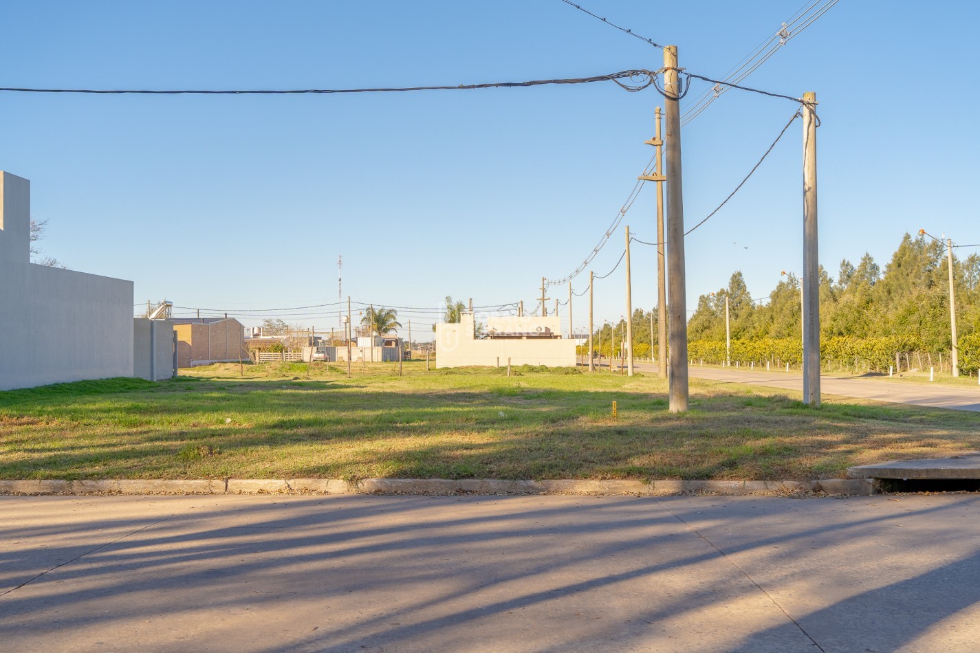 LOTE PERFECTO - ZONA RESIDENCIAL - TOPE DE GAMA.