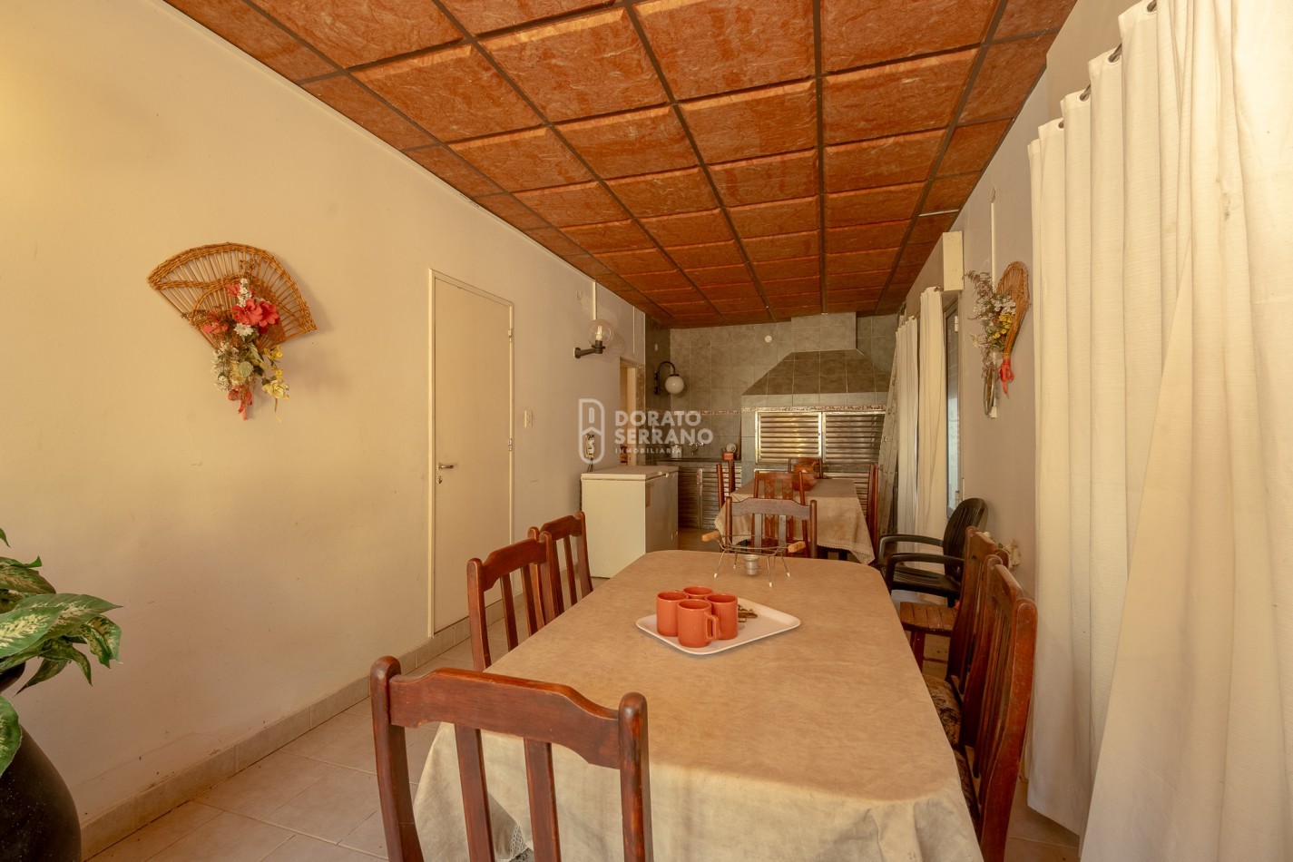 CASA EN EL RIO! GRANDIOSA! BARRIO BASUALDO!