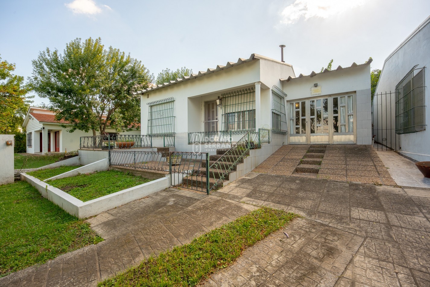 CASA EN EL RIO! GRANDIOSA! BARRIO BASUALDO!