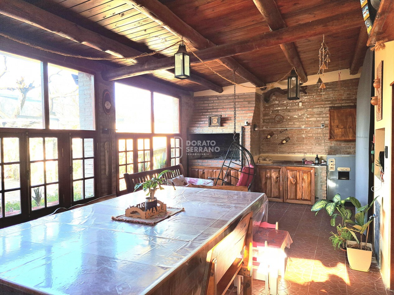 IMPECABLE CASA-HABITACION! 