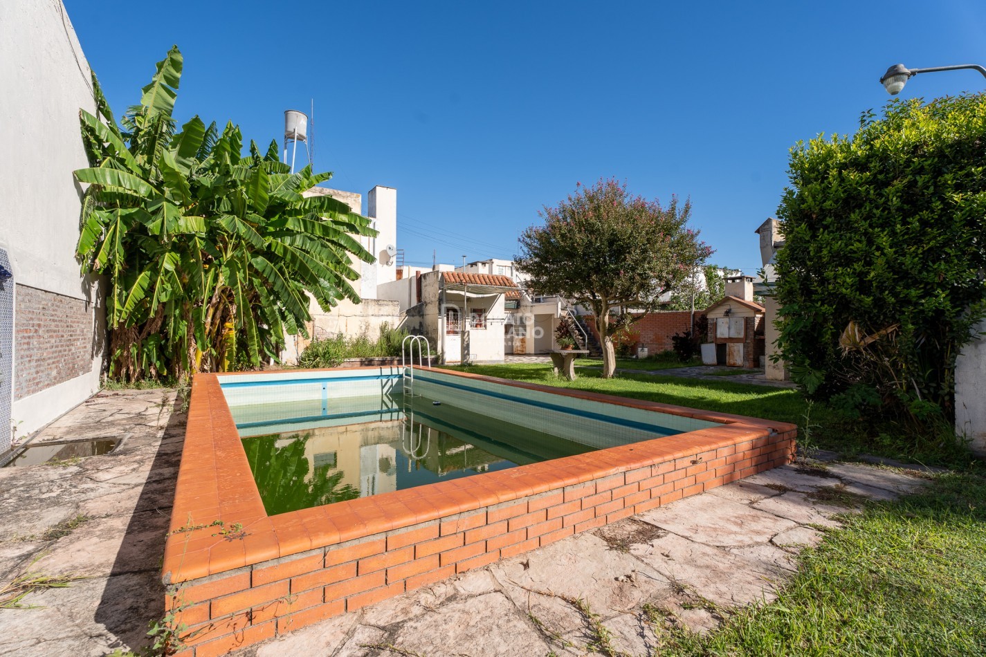 PORTE Y ESTILO PROPIO - AREA CENTRAL!