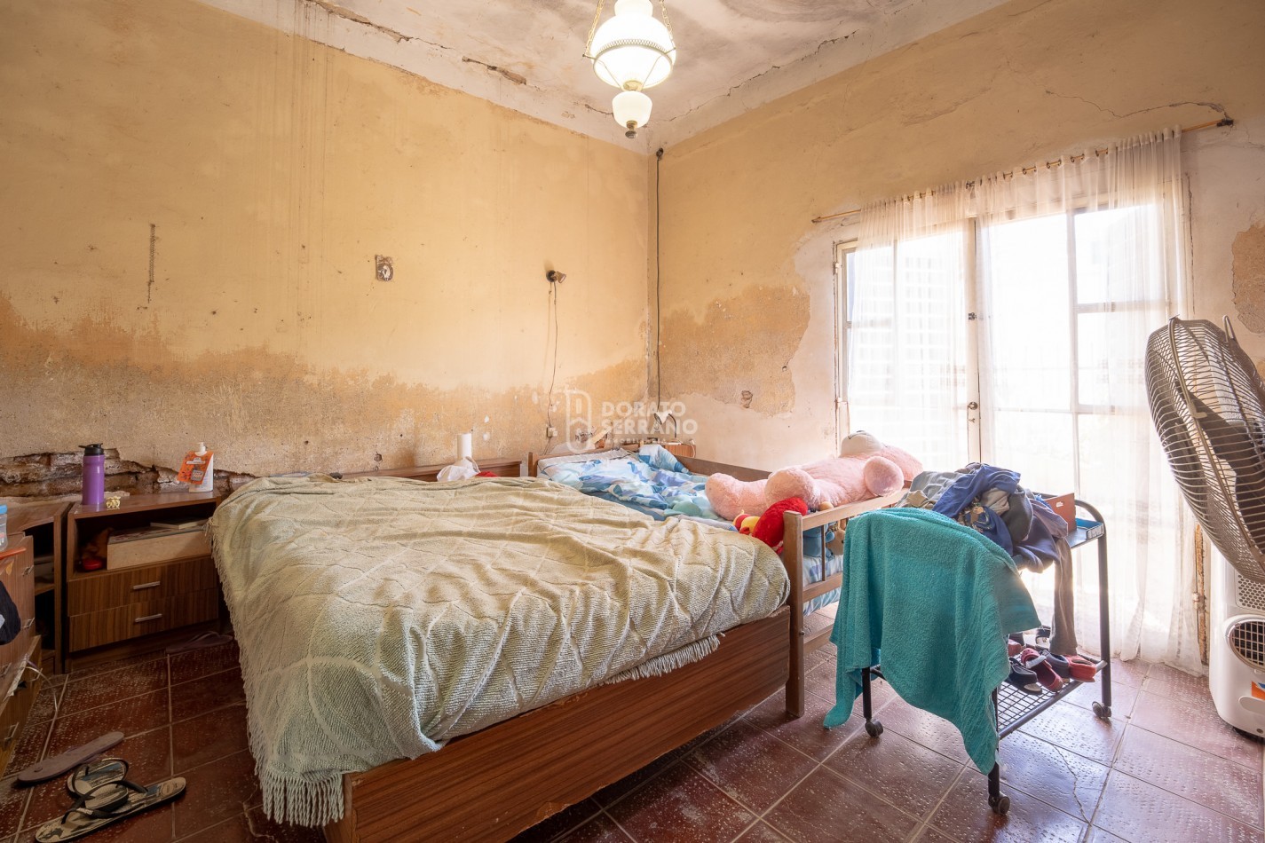 LOTE EN BARRIO FLORIDA! TODOS LOS SERVICIOS - PLUS EDIFICADO A DEMOLER O RECICLAR. 