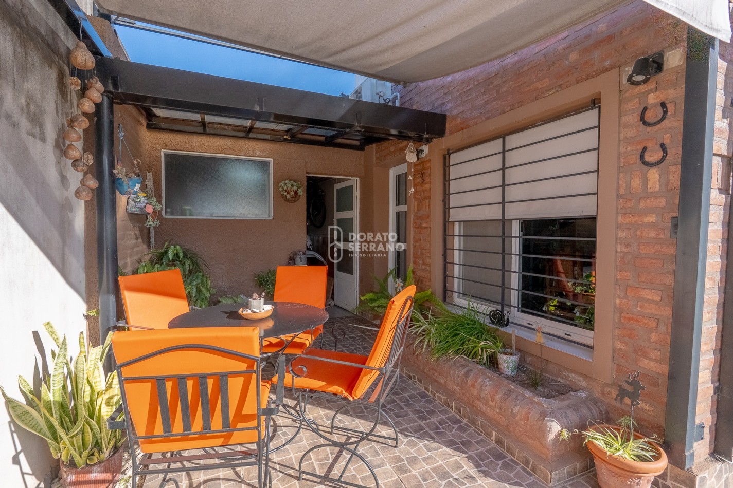 BONITA Y PRACTICA! FLORIDA / RESIDENCIAL!