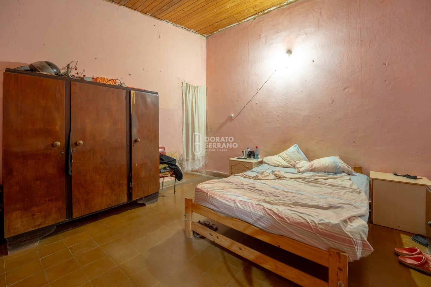 LOTE + PLUS CASA A DEMOLER O RECICLAR - TODOS LOS SERVICIOS EN SECTOR URBANO.