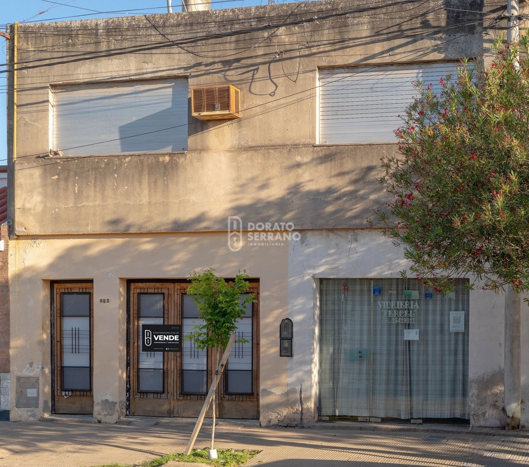 CASA CON LOCAL - PROYECTAR SIN LIMITES! AREA CENTRAL! 