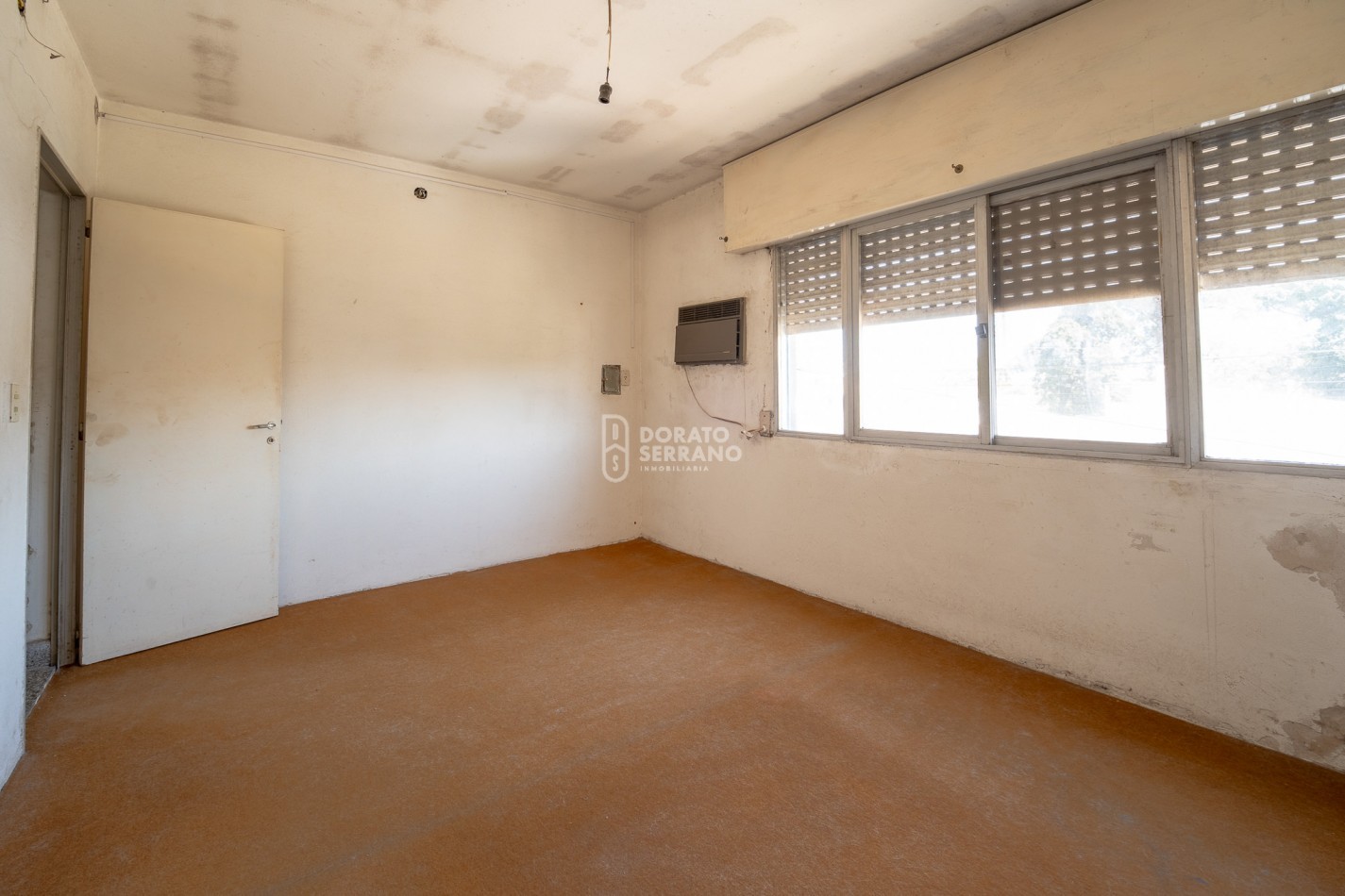 CASA CON LOCAL - PROYECTAR SIN LIMITES! AREA CENTRAL! 