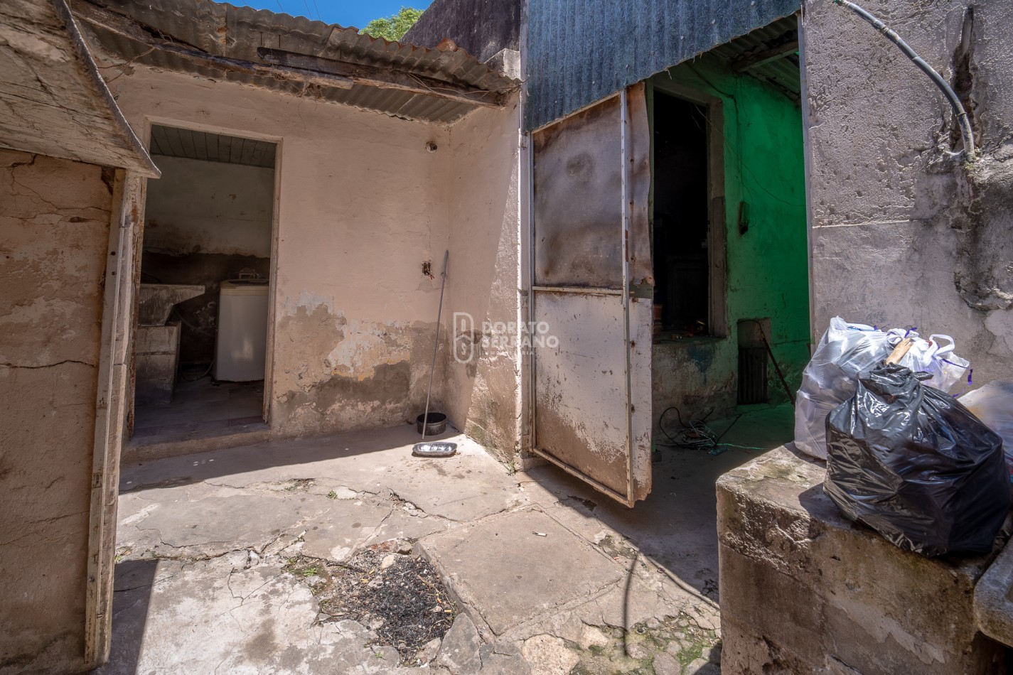 42 MTS. DE FRENTE EN ESQUINA! MAXIMAS POSIBILIDADES SOBRE 25 DE MAYO!