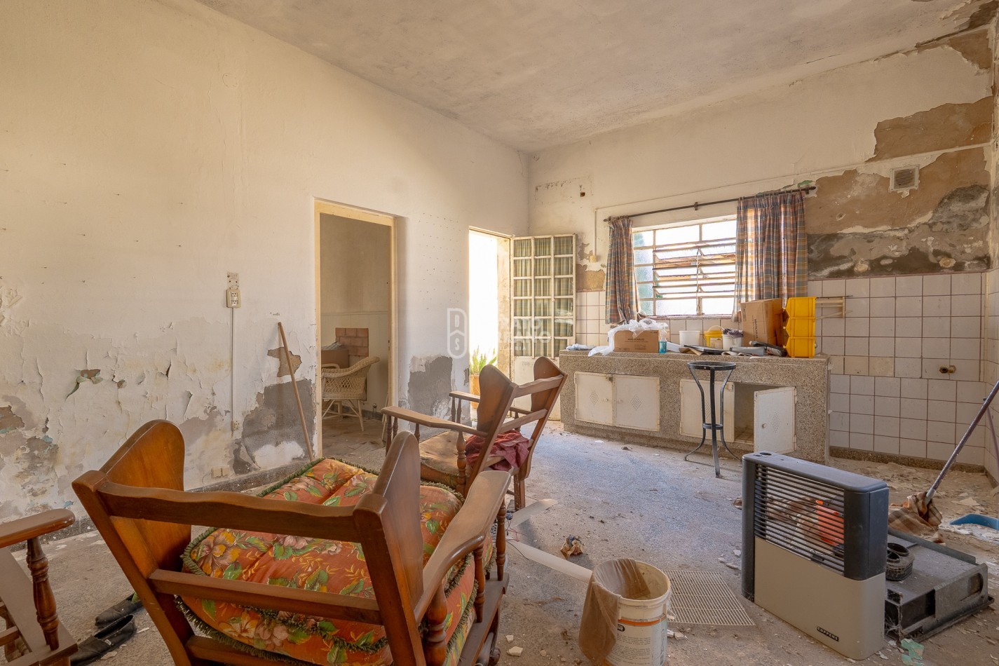 LOTE IDEAL 15X30 - A PASOS DE 20 DE JUNIO! + CASA A RECICLAR O DEMOLER.