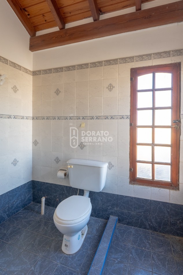 1 CASA DE 2 PLANTAS O 2 DEPTOS. INDEPENDIENTES / A ELECCION! 