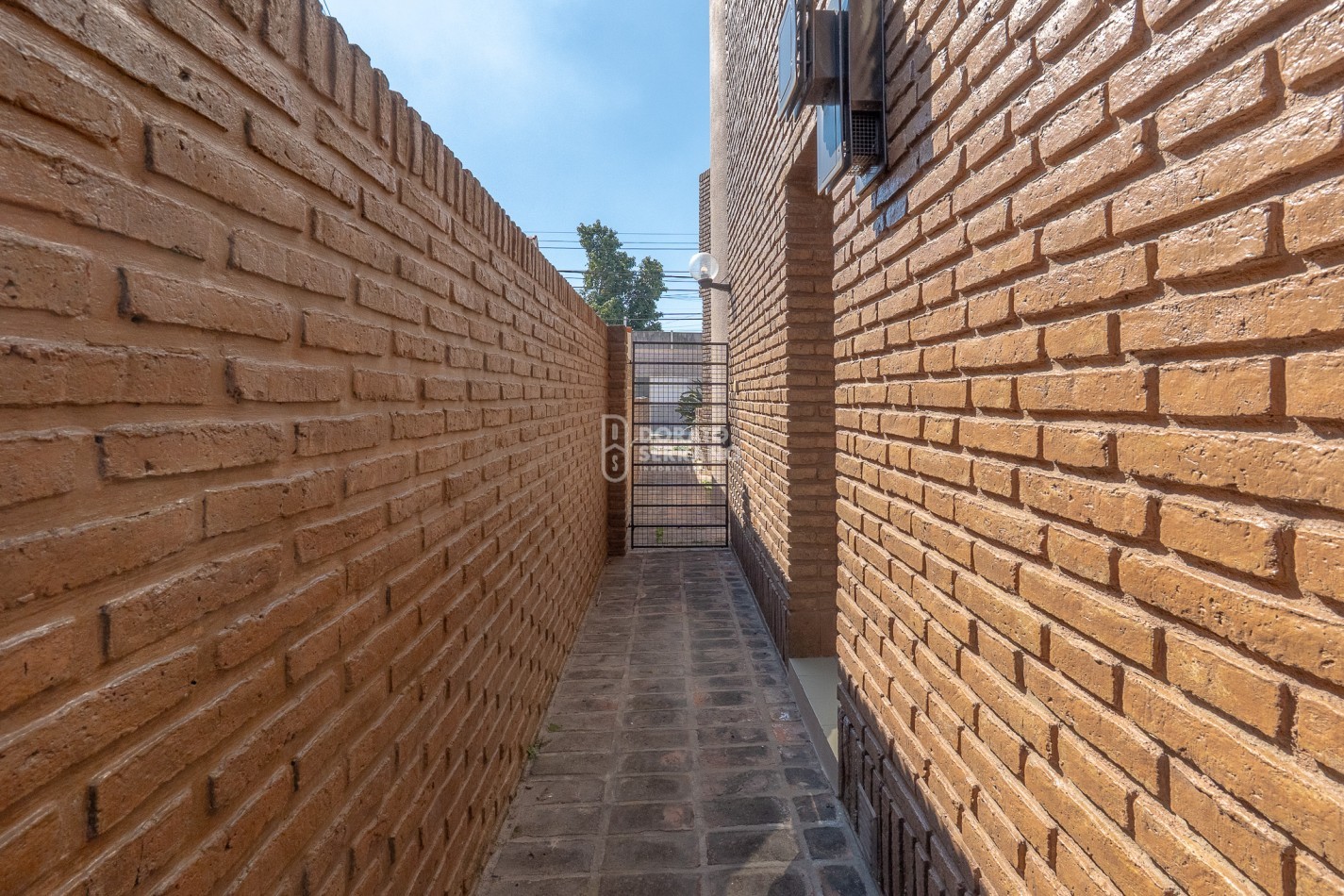 LOCAL & CONSULTORIO & OFICINA! O DEPTO!!!