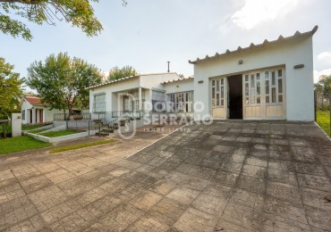 CASA EN EL RIO! GRANDIOSA! BARRIO BASUALDO!